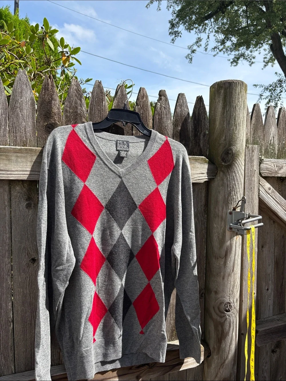 Jos. A. Bank Executive large lamb’s wool argyle v-neck!